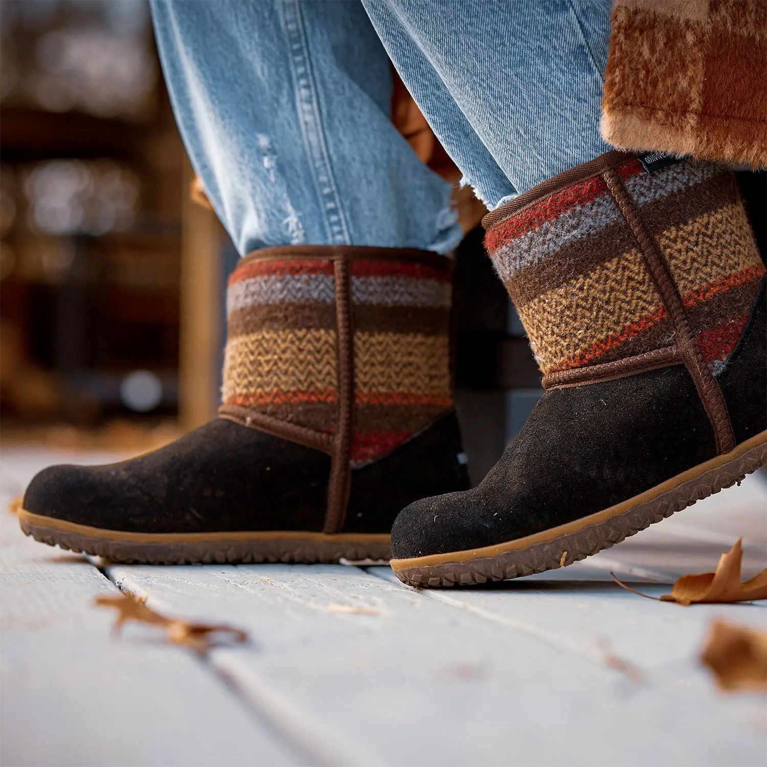 Women's Minnetonka Tali Black Multi Suede