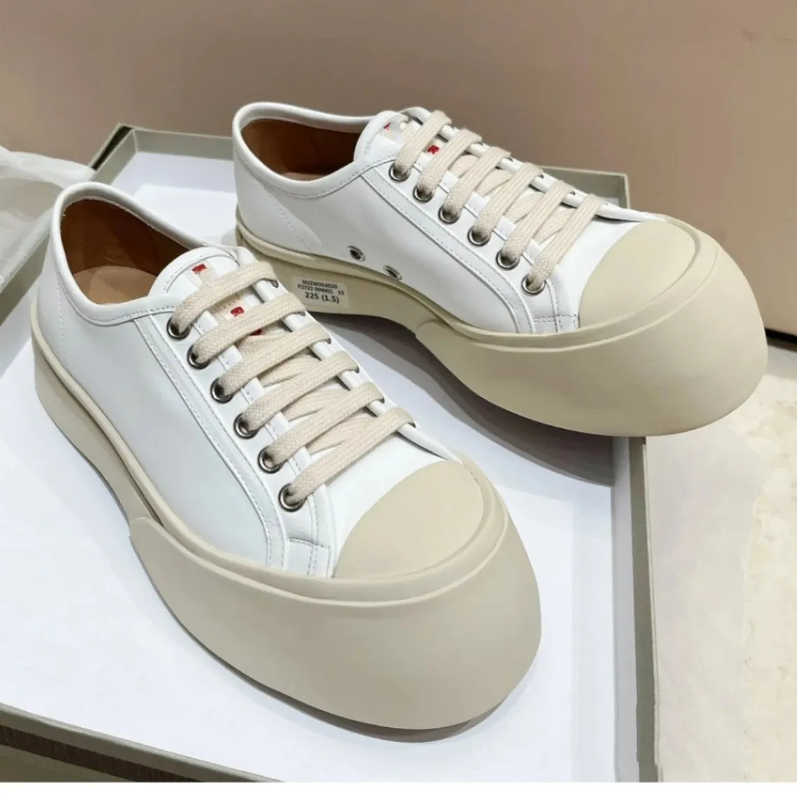 xiangtuibao Big Head Thick Sole Shoes Men's and Women's Same Flat Bottom Bottom Increase Leisure Sports Line Lace -up Big Size Shoes