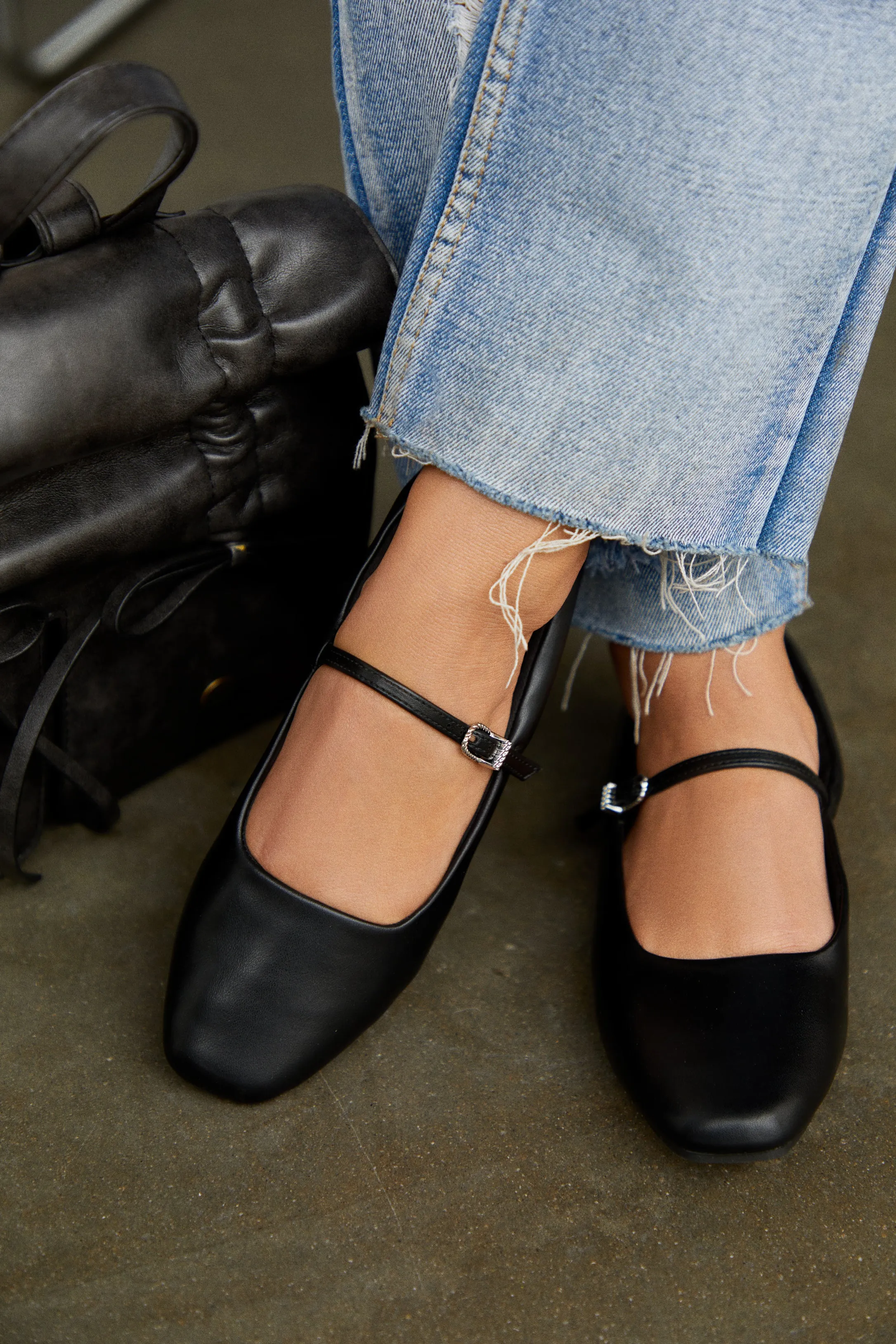 Zoe Flats - Black